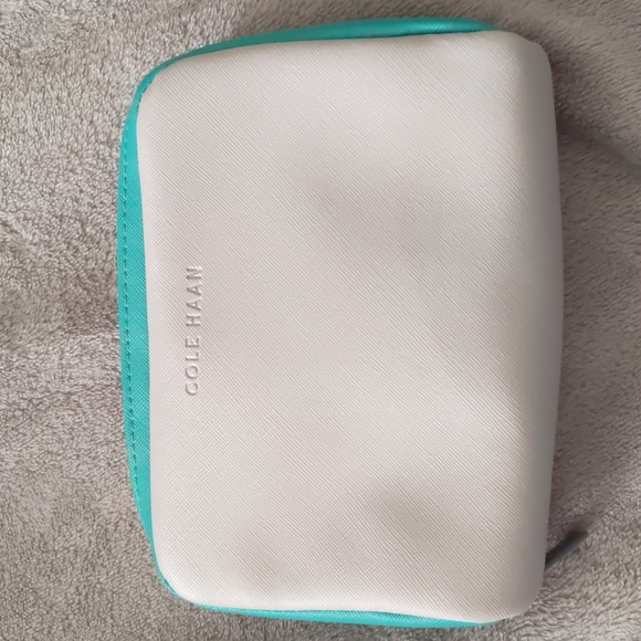 Cole haan for American airlines travel kit - Picture 2 of 6